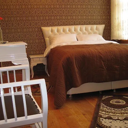 Blue Eye Apartment *