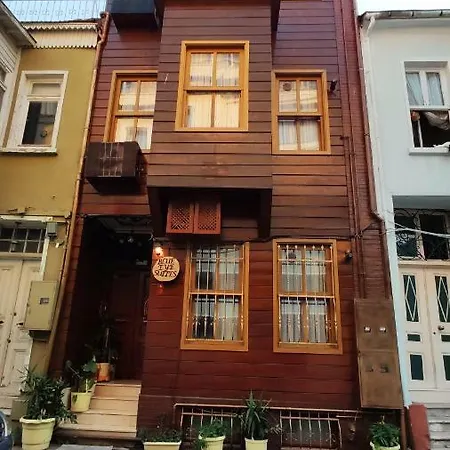 Apartment Blue Eye *