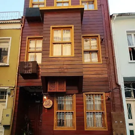 Blue Eye Apartment *